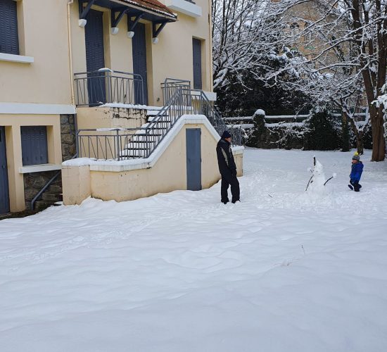 Location grand gite spacieux Ax-Les-Thermes -Maison derrière